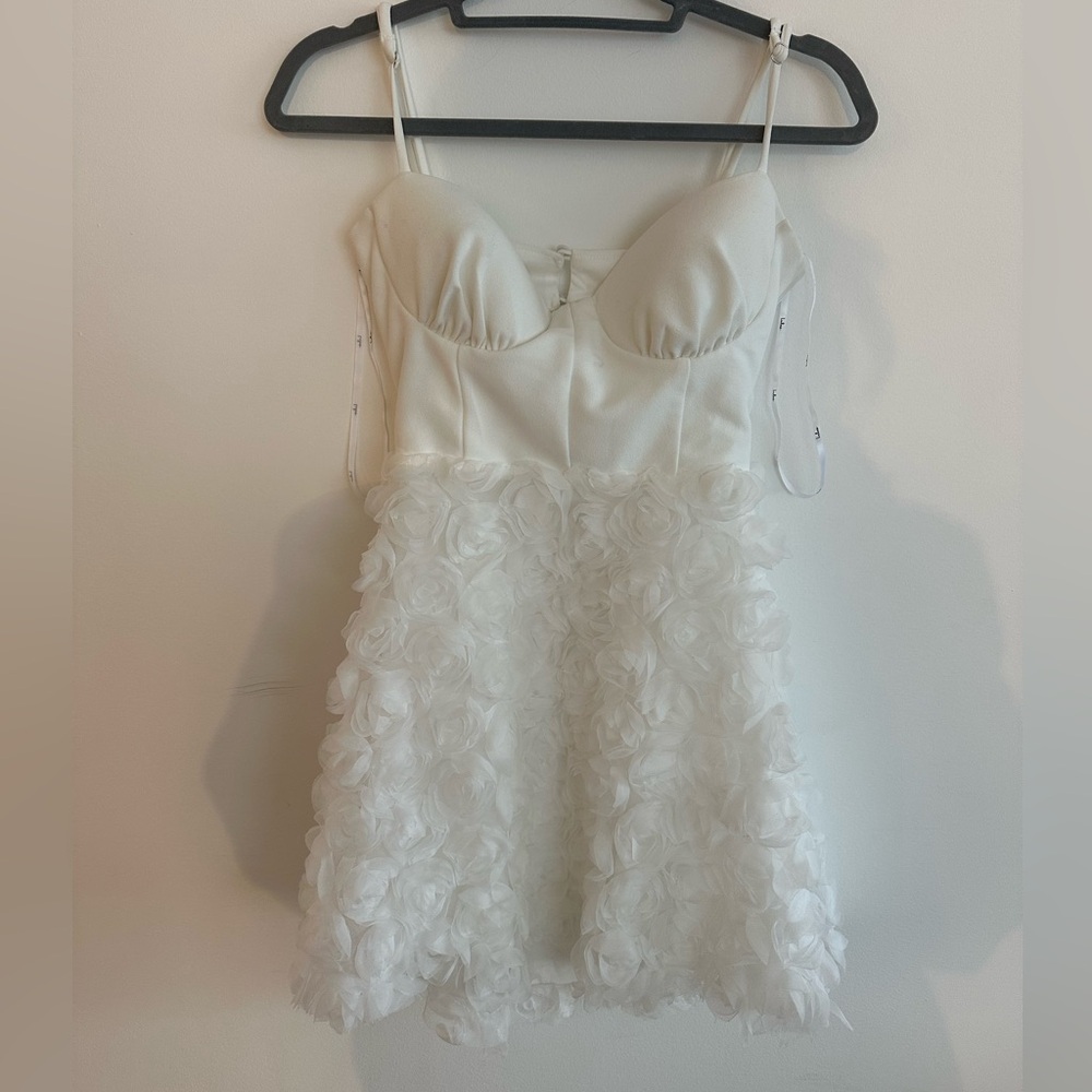 White padded lulus dress